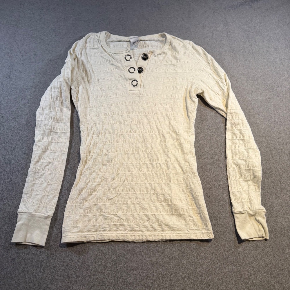 BKE Womens Long Sleeve Henley Top Cream Textured Puckered Snap Grommet Medium